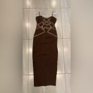 Gorgeous brown dress!